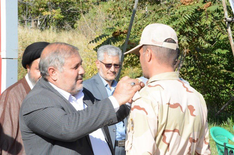 صبحگاه مشترک نیروهای مسلح به مناسبت هفته نیروی انتظامی با حضور نیروهای مسلح سپاهی، مرزبانی و انتظامی شهرستان، در ماکو برگزار شد