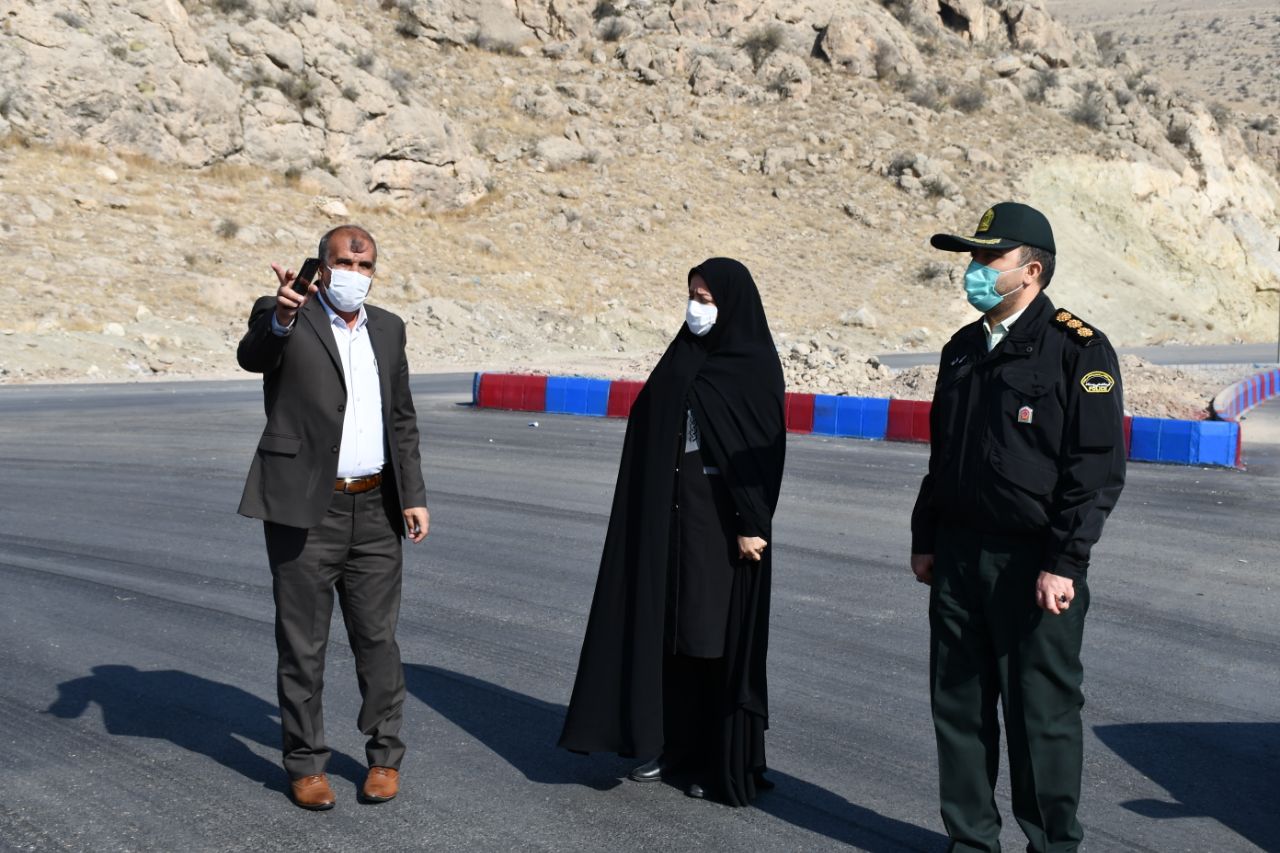 بازدید رعنا قربانی سرپرست فرمانداری شهرستان ماکو بهمراه سرهنگ شهریار فرمانده نیروی انتظامی شهرستان و شهردار بازرگان از فعالیت های عمرانی شهرداری بازرگان