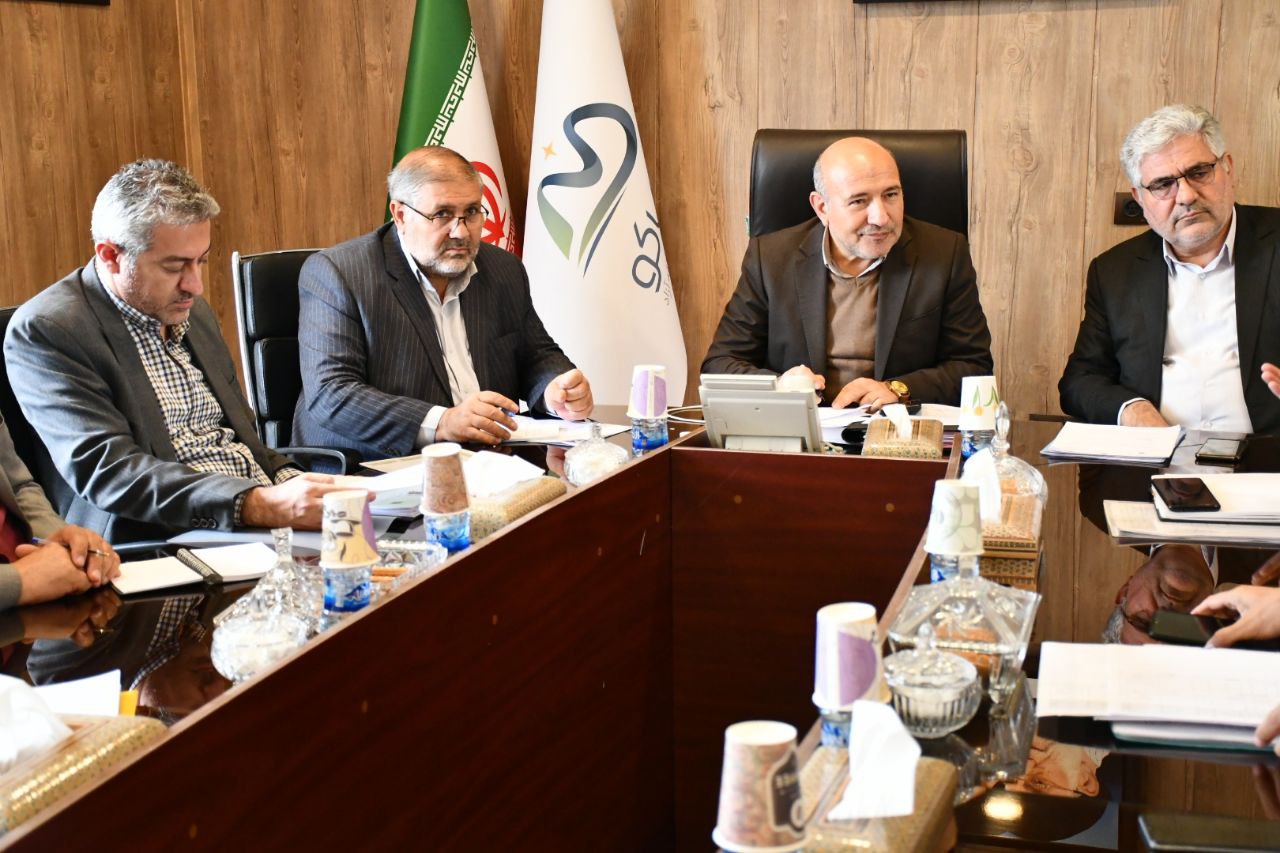 ما به عنوان وارثان مشکلات مدیران سابق موظفیم به تعهدات دولت در قبال مردم پاسخگو باشیم