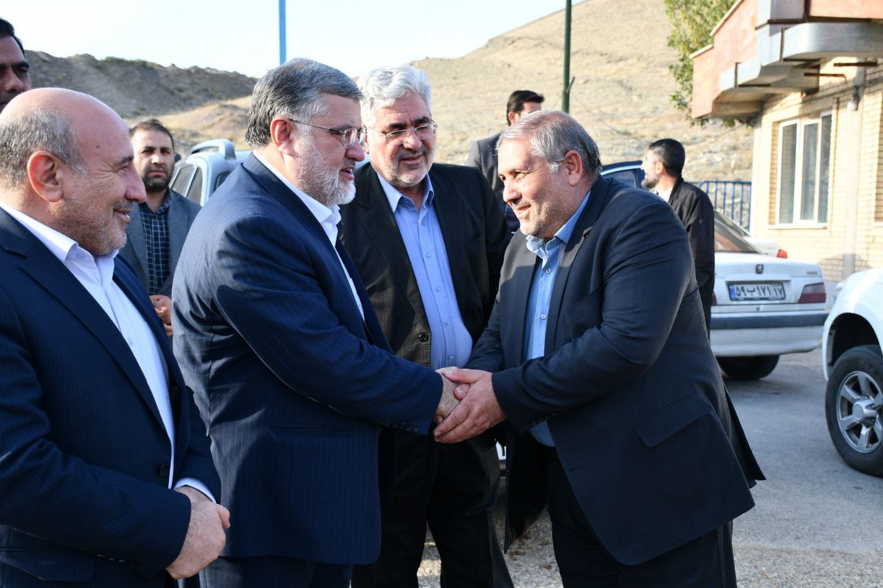 با استقبال گرم مسئولین شهرستانی و منطقه ای محمد صادق معتمدیان مقام عالی دولت در استان آذربایجان غربی وارد شهرستان ماکو شد