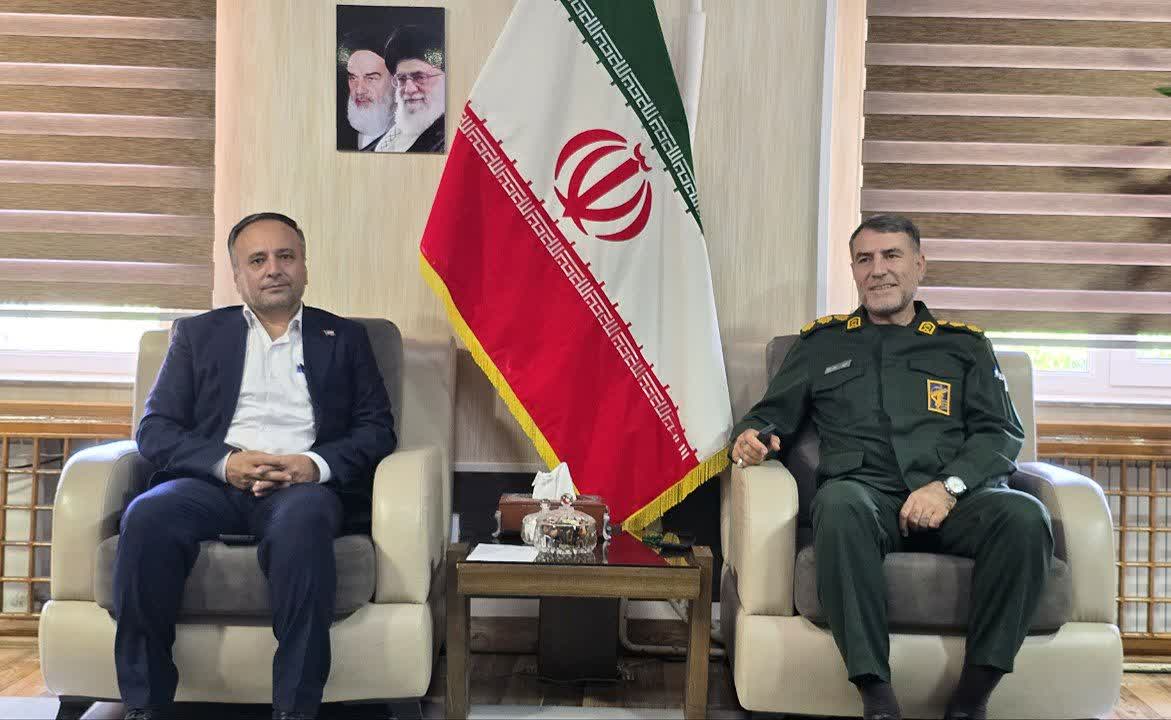 دیدار فرمانده سپاه ماکو با سرپرست فرمانداری شهرستان