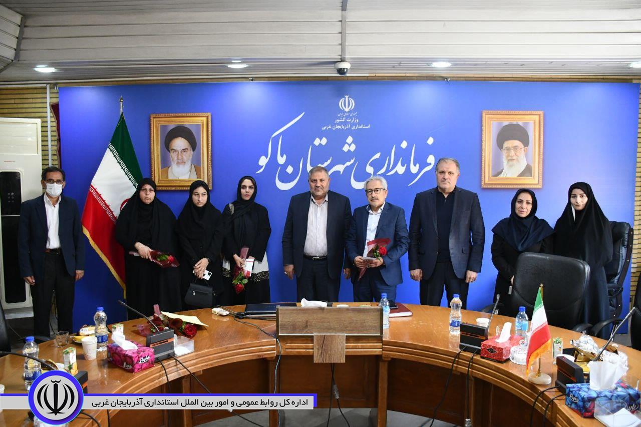 به مناسبت 25 ذی الحجه روز خانواده و تکریم بازنشستگان طی مراسمی از بازنشستگان فرمانداری شهرستان ماکو تجلیل و تقدیر به عمل آمد.