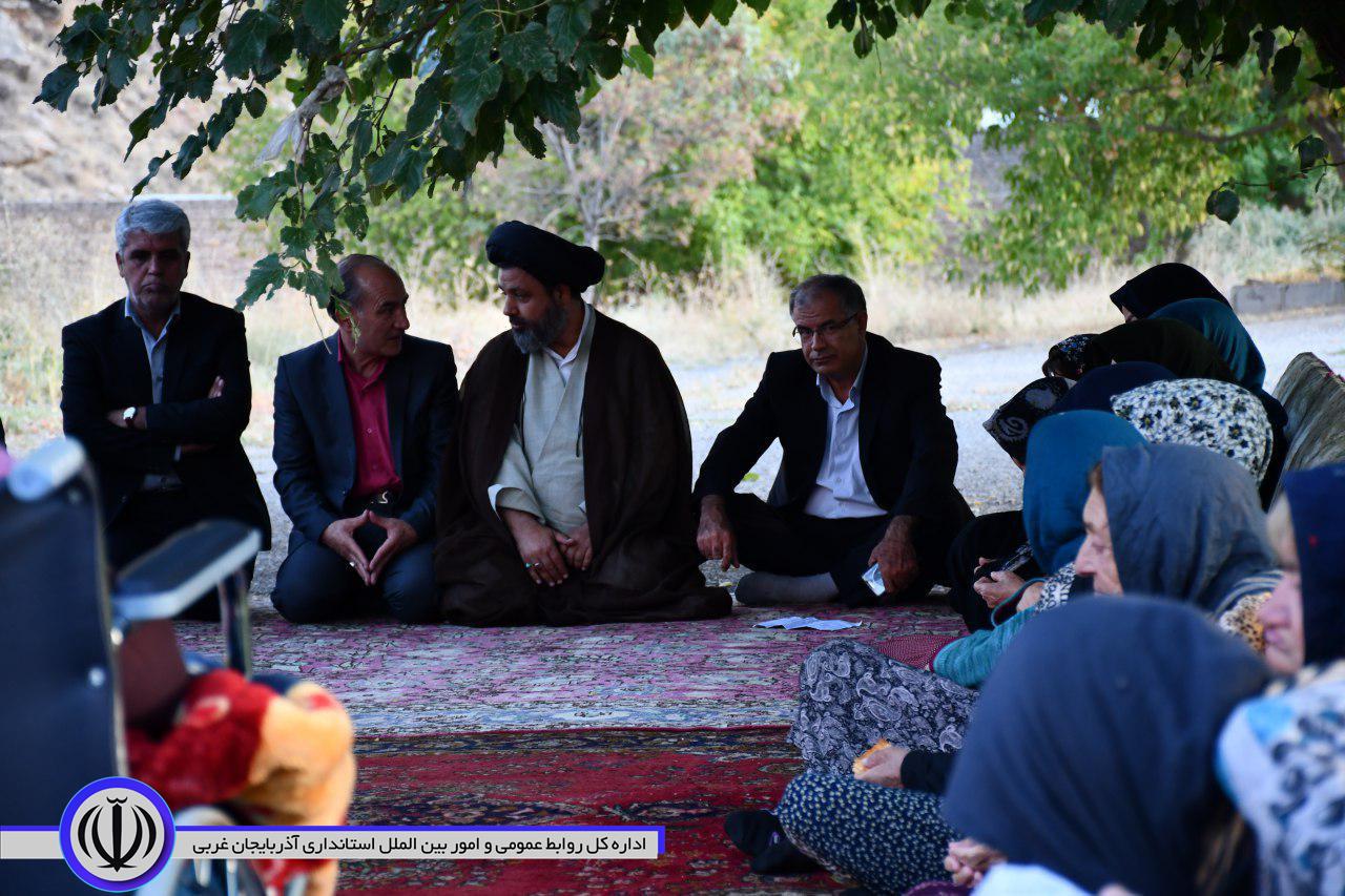 گزارش تصویری / حضور فرماندار ماکو به همراه امام جمعه و تعدادی از مسئولین ادارات در سرای سالمندان
