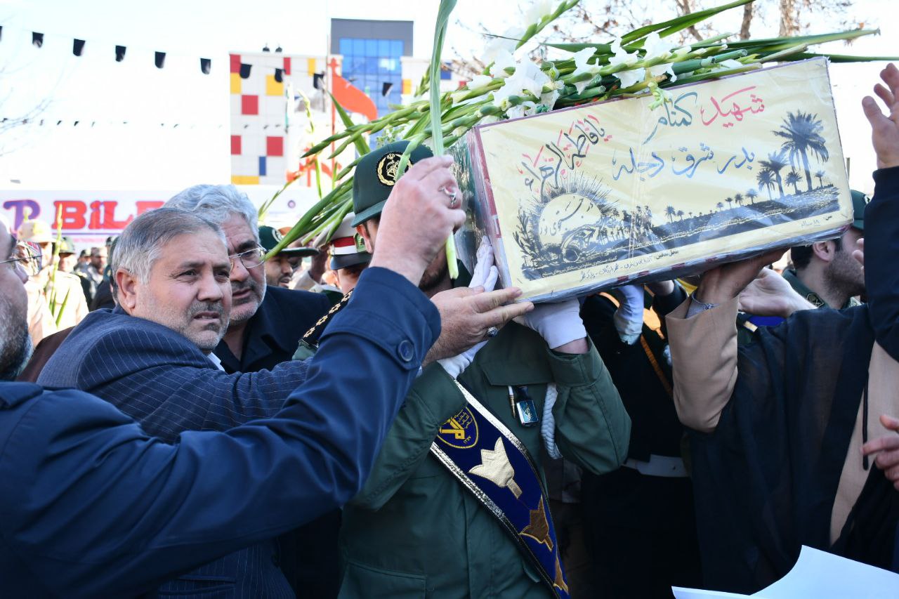 پیکر پاک شهید گمنام دوران دفاع مقدس در شهر مرزی بازرگان با حضور گسترده قشرهای مختلف مردم تشییع شد