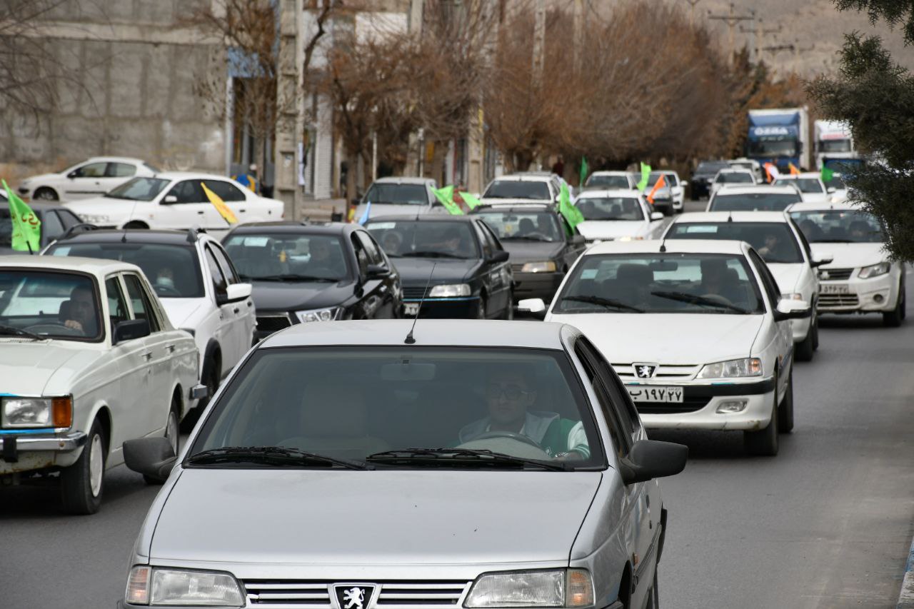 حرکت کارناوال خودرویی به مناسبت نیمه شعبان در شهرستان ماکو