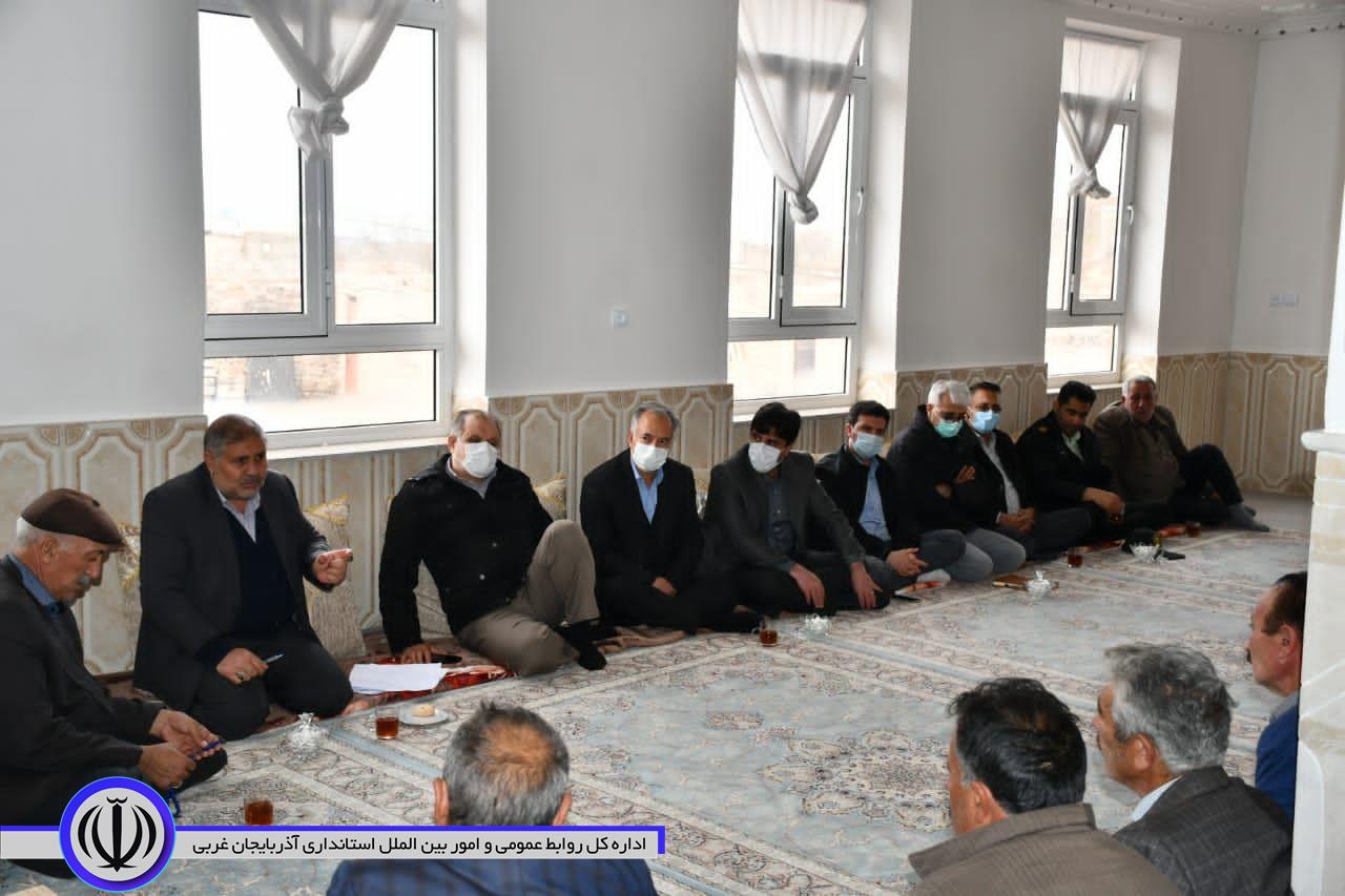 حضور نادر کاظمی فرماندار شهرستان ماکو در جمع صمیمی مردم روستای قزل داغ کرد
