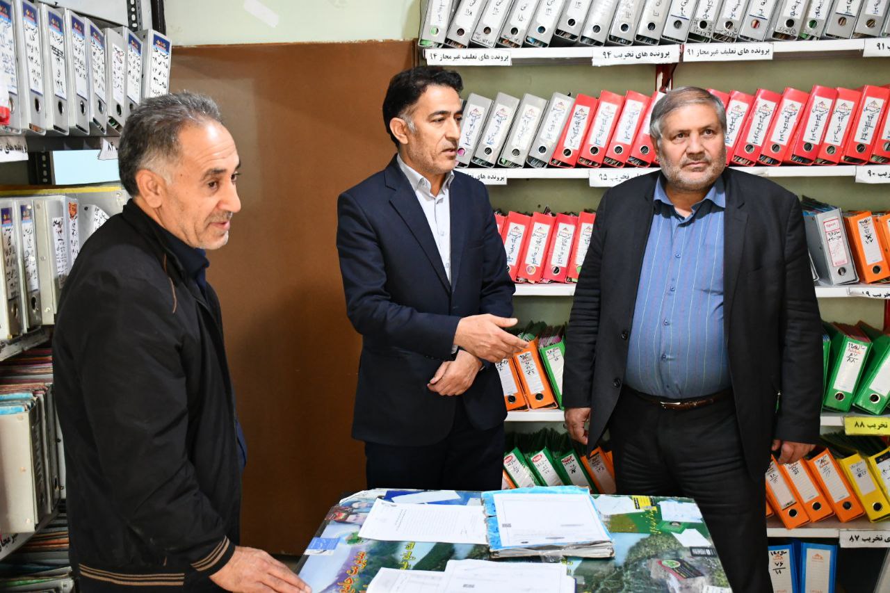بازدید نادر کاظمی فرماندار شهرستان ماکو از اداره منابع طبیعی و آبخیزداری شهرستان ماکو