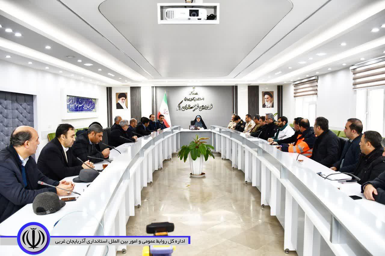 تردد در تمامی راه های روستایی و فرعی شهرستان ماکو صرفا با زنجیر چرخ امکان پذیر است