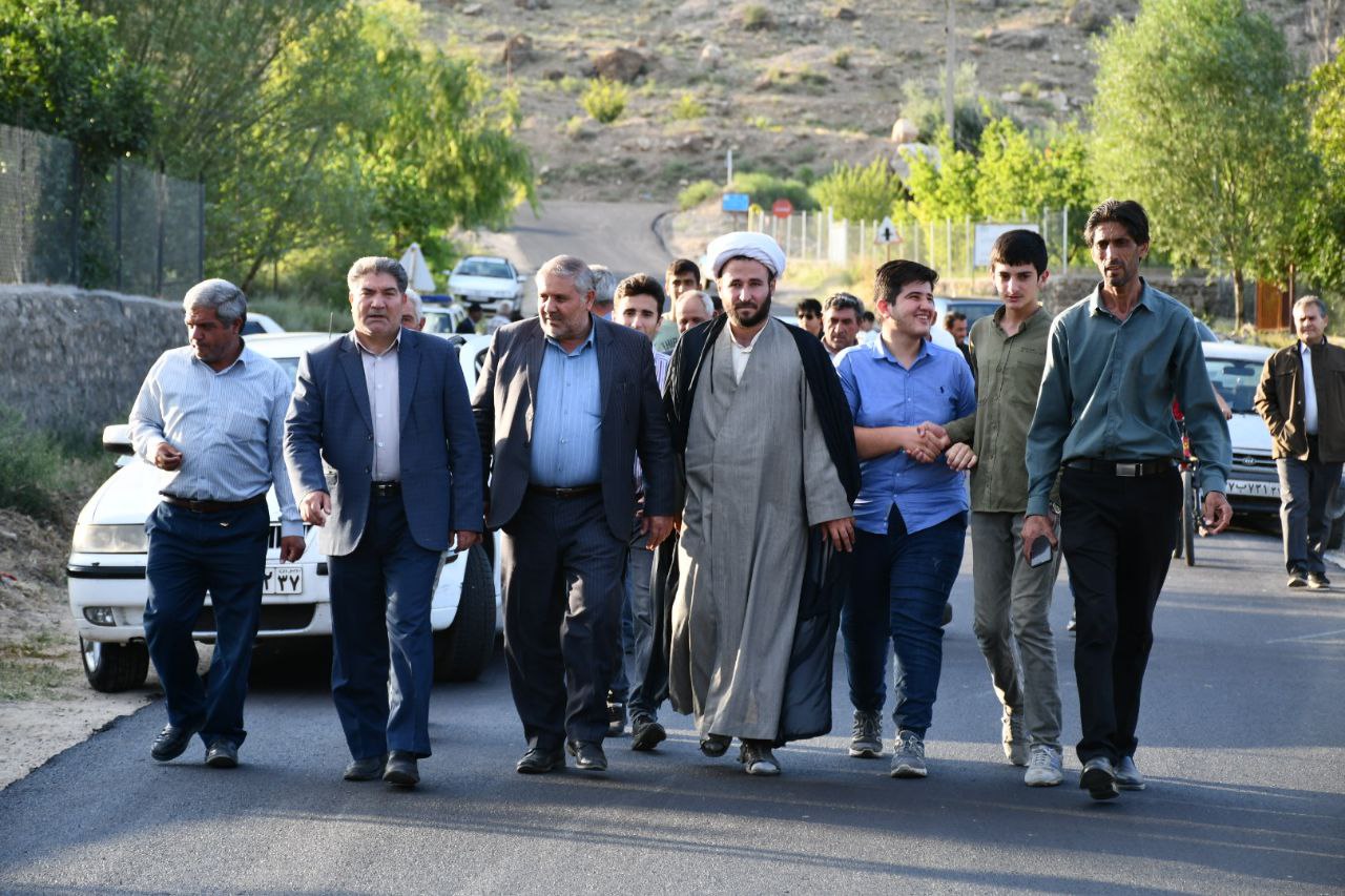 راه روستای هندور در راستای اجرای مصوبات سفر استاندار آذربایجان غربی به شهرستان ماکو آسفالت ریزی گردید