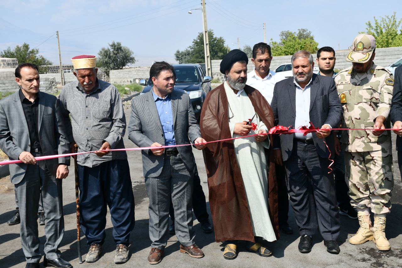 افتتاح طرح هادی و آسفالت معابر روستای قوش از توابع بخش بازرگان شهرستان ماکو