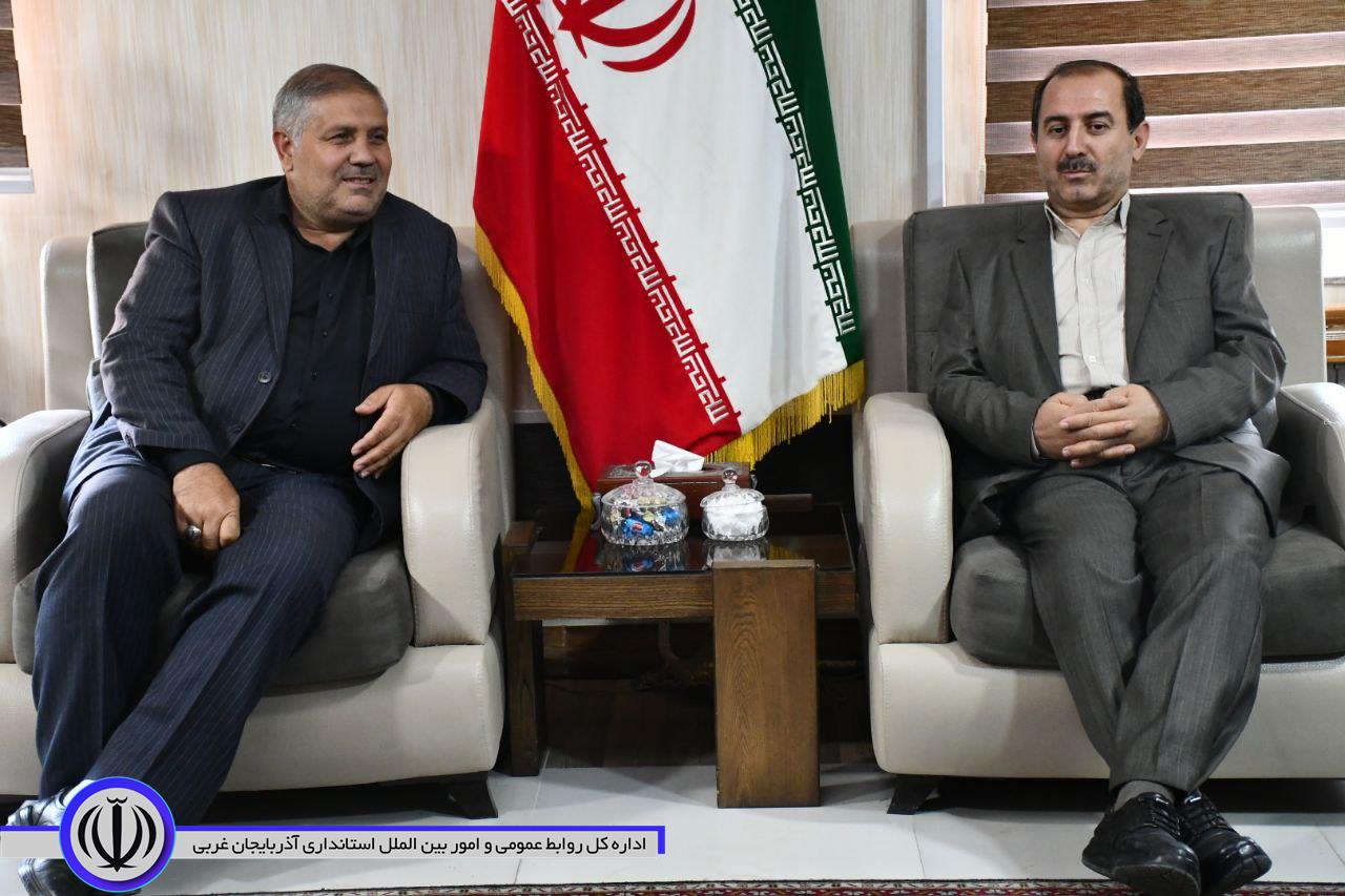 دیدار جعفر پورمختار مدیرکل امور مالیاتی استان آذربایجان غربی با نادر کاظمی فرماندار شهرستان ماکو