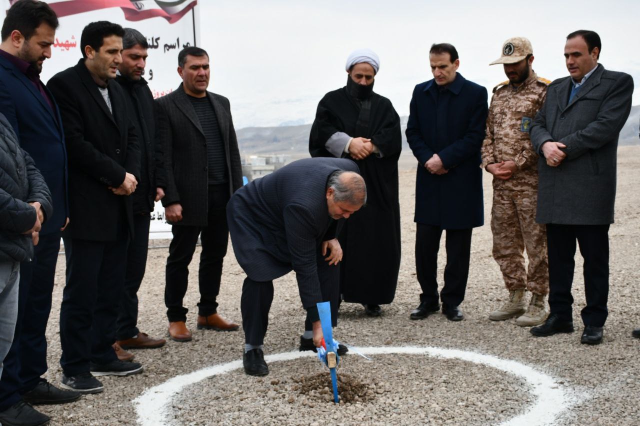 آیین کلنگ زنی یادمان شهید گمنام و بوستان فرهنگی شهر بازرگان