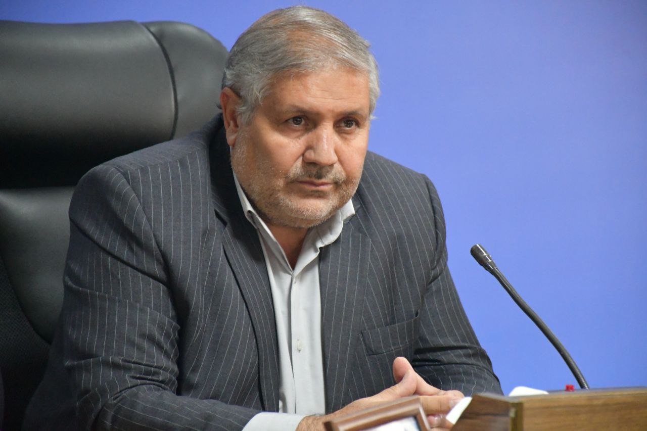 به همت مامورین گمرک بازرگان در فروردین ماه سال جاری 61 کیلو گرم و نیروی انتظامی 1 کیلو و 11 گرم مواد مخدر در شهرستان ماکو کشف و ضبط شده است