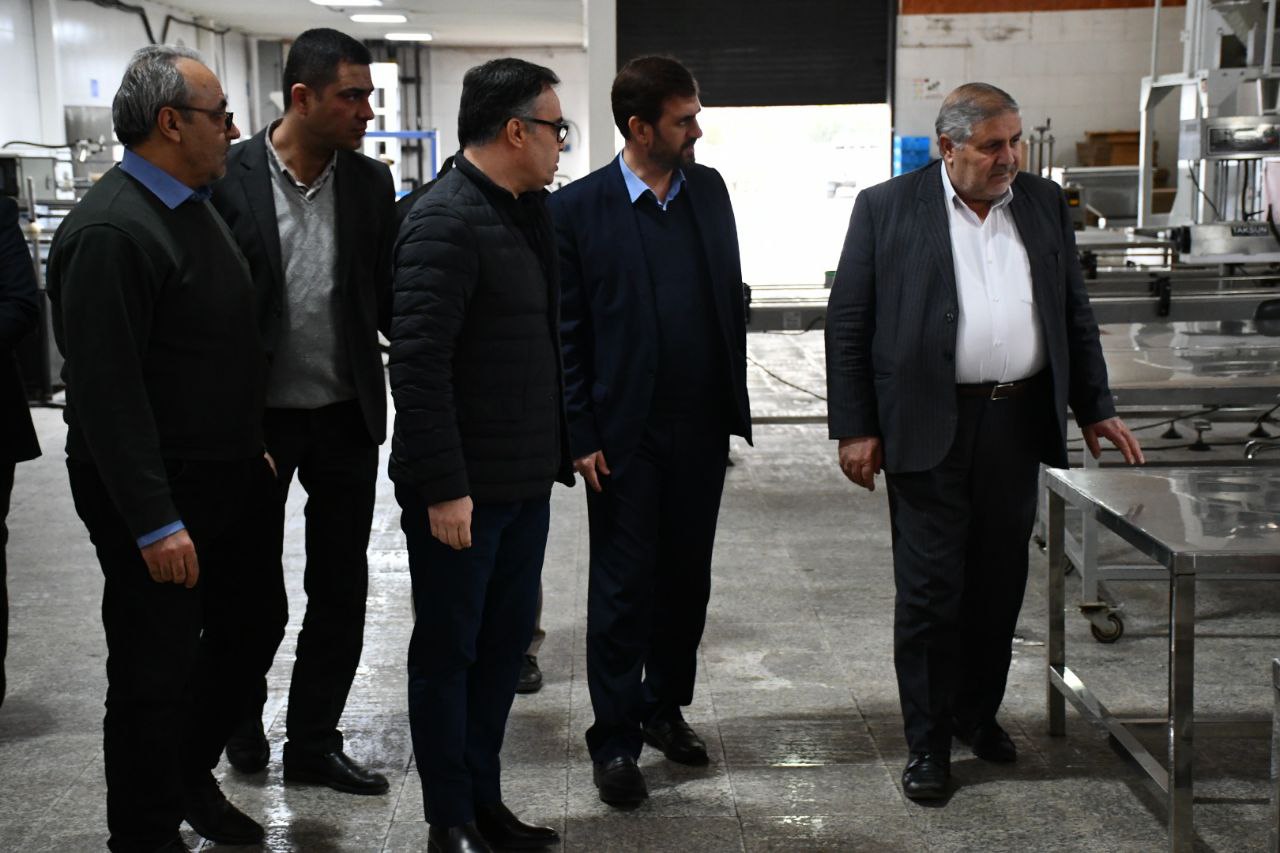 بازدید فرماندار شهرستان ماکو از کارخانه تولید قهوه ماگوش