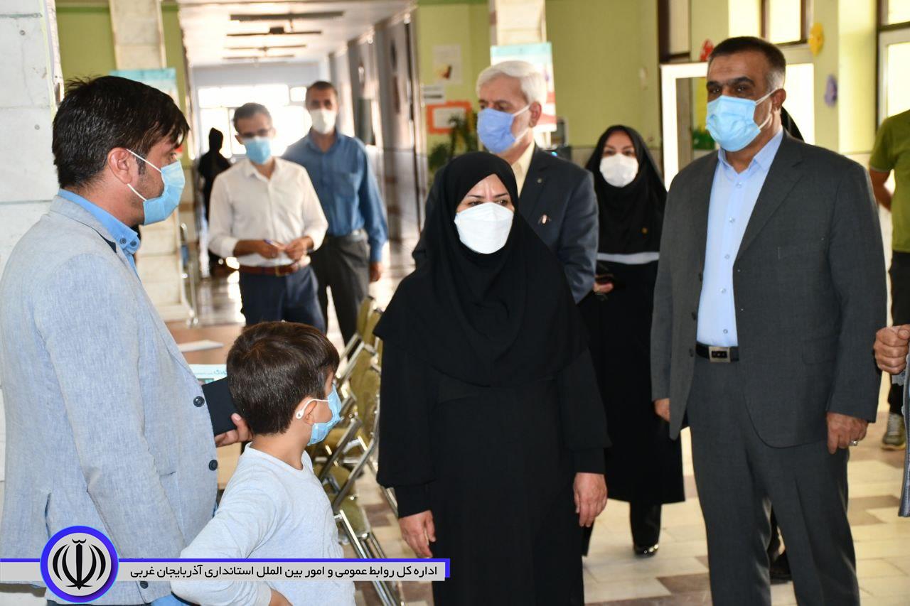 بازدید محمدی ایروانلو فرماندار شهرستان ماکو بهمراه مدیرکل آموزش و پرورش استان آذربایجان غربی از مرکز سنجش نوآموزان شهرستان ماکو