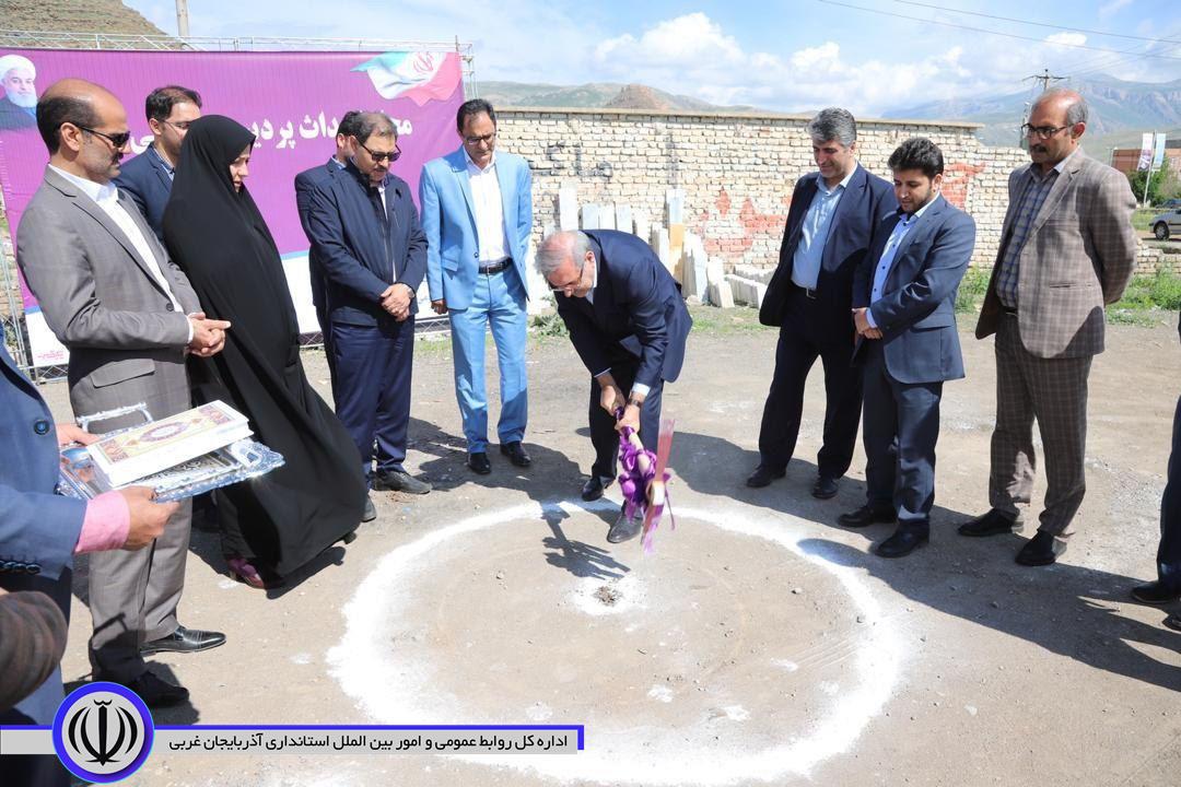 کلنگ پردیس سینمایی " امید " ماکو به زمین زده شد