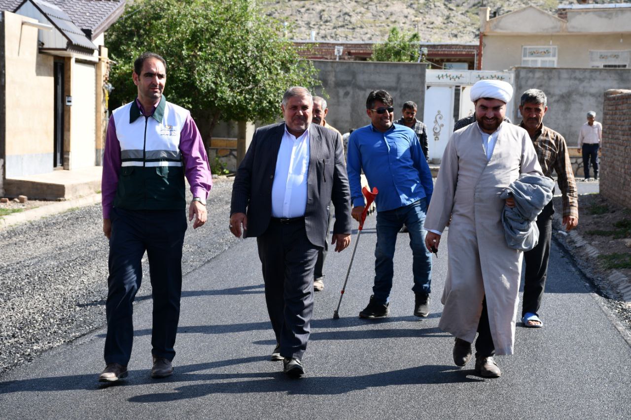 با دستور نادر کاظمی فرماندار شهرستان ماکو 8500 متر مربع از معابر اصلی روستای قزلداغ عجم از توابع بخش مرکزی ماکو توسط بنیاد مسکن انقلاب اسلامی شهرستان ماکو آسفالت ریزی گردید