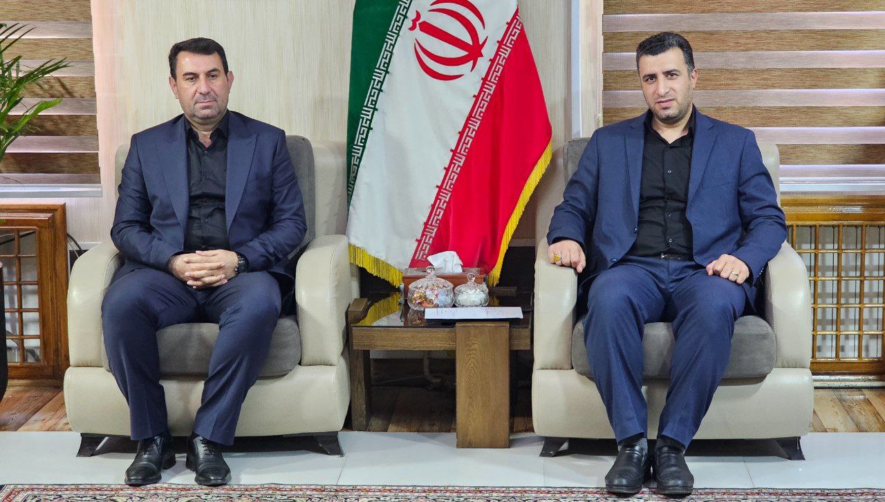 دیدار بهمن نجف نژاد مجری طرح های اشتغال بنیاد برکت در شمال استان آذربایجان غربی با رامین موحدی فرماندار شهرستان ماکو