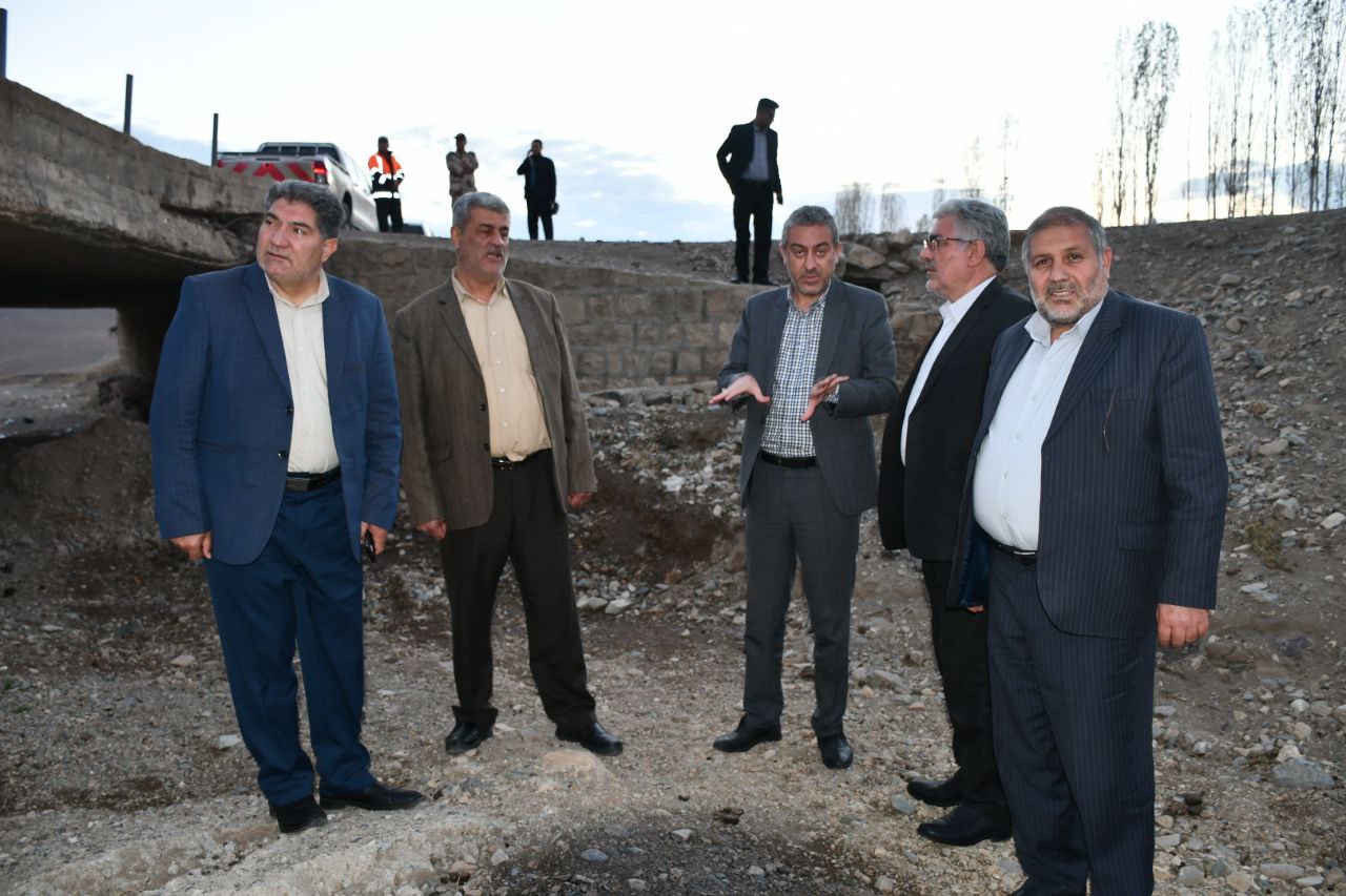 بازدید از پل ارتباطی بین روستاهای قوریشکاک ، آداغان و عیسی خان به روستاهای اقماری محور شبکه روستایی که در جریان سیل های اخیر آسیب دیده و هرلحظه احتمال تخریب شدن دارد