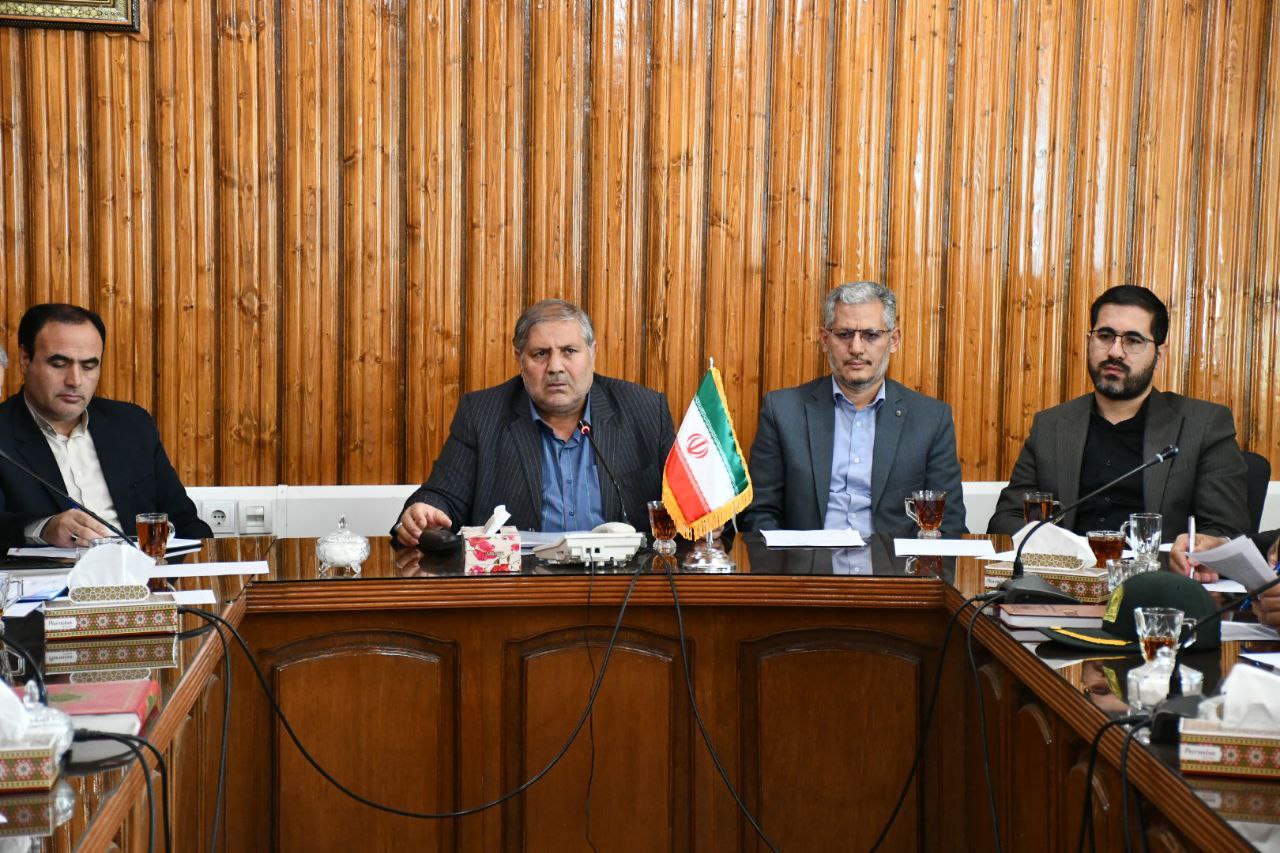 تمامی دستگاهها در گمرک بازرگان زحمت کشیده و تلاش میکنند ولی کافی و 100 درصد رضایت بخش نیست