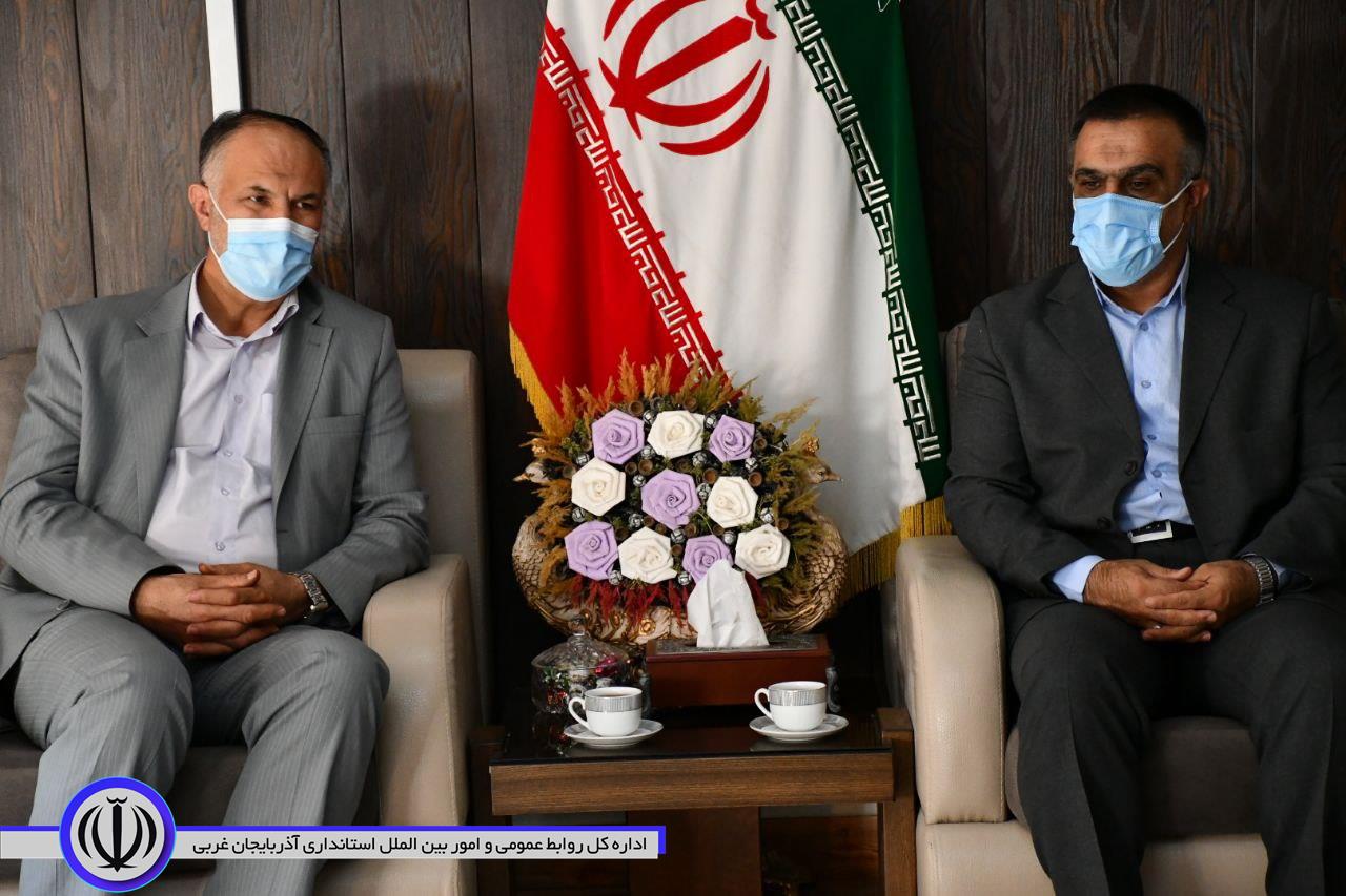 دیدار مدیرکل بنیاد شهید و امور ایثارگران استان آذربایجان غربی با فرماندار شهرستان ماکو جهت معارفه رئیس جدید بنیاد شهید و امور ایثارگران شهرستان