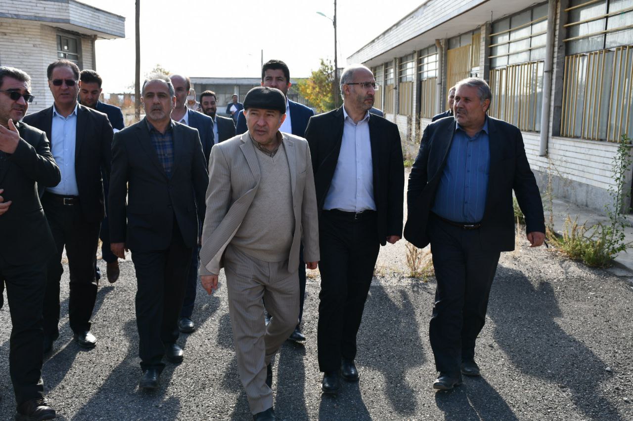 بازدید محبوبی مدیرکل بازرسی استان آذربایجان غربی به همراه فرماندار شهرستان ماکو ، مدیرعامل سازمان منطقه آزاد و مسئولین استانی از بازارچه ساری سو ماکو