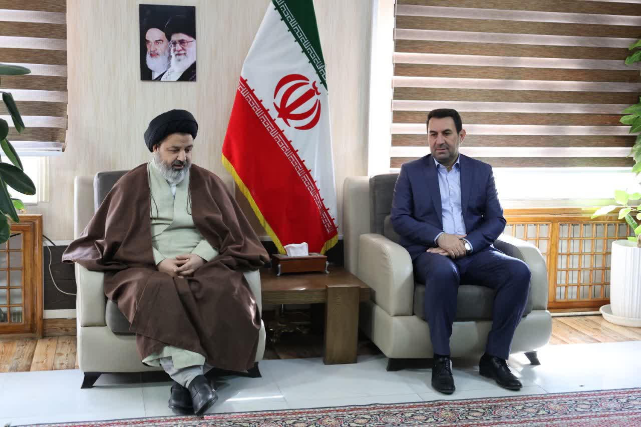 دیدار نوروزی حجت الاسلام هاشمی امام جمعه محترم ماکو با فرماندار شهرستان ماکو