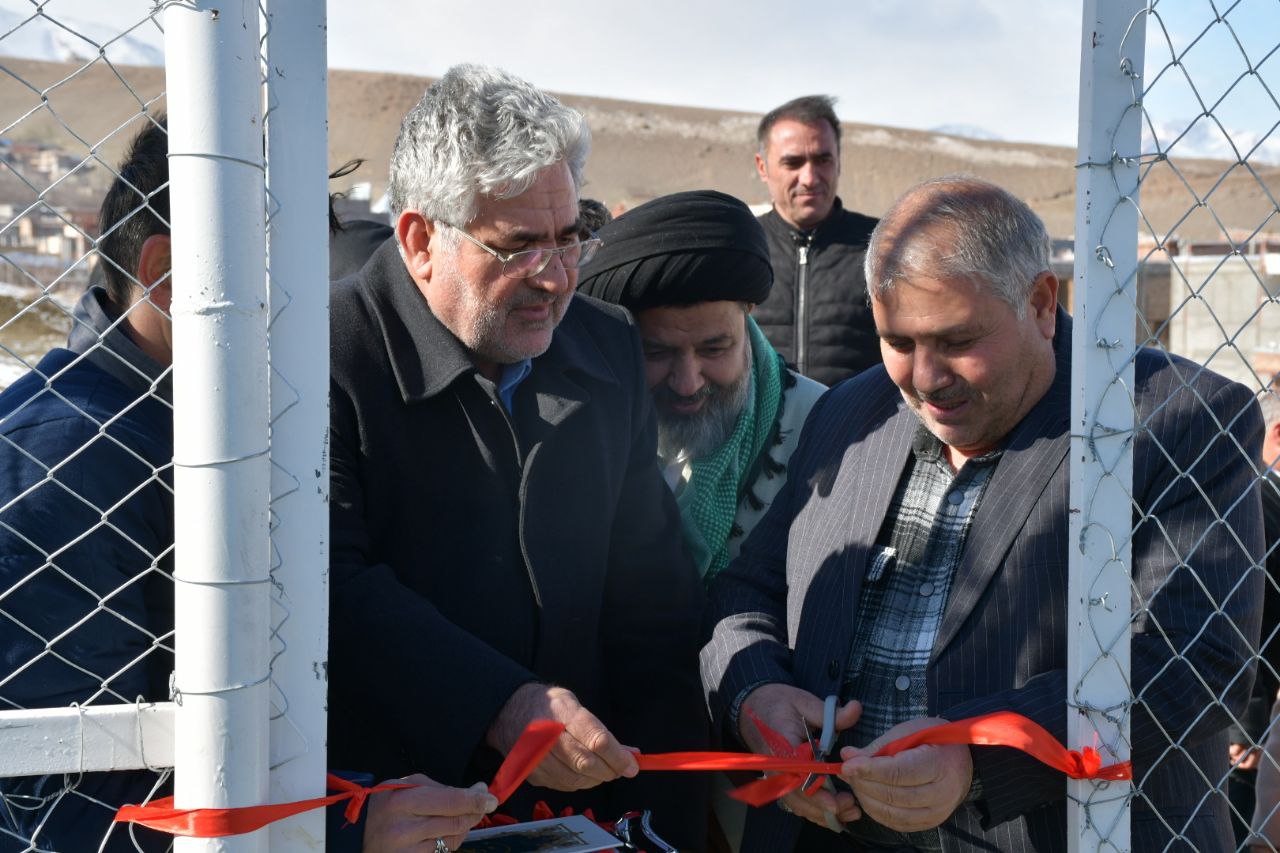 افتتاح زمین چمن مصنوعی مینی فوتبال روستای باغچه جوق از توابع بخش مرکزی