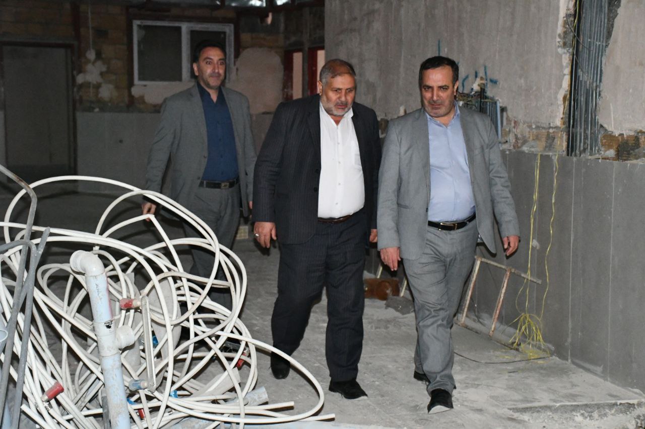 بازدید منصور میرزایی مدیرکل دفتر بازرسی ، مدیریت عملکرد و امور حقوقی استانداری آذربایجان غربی به همراه کاظمی فرماندار شهرستان ماکو از پروژه مرکز آموزش بهورزی ماکو