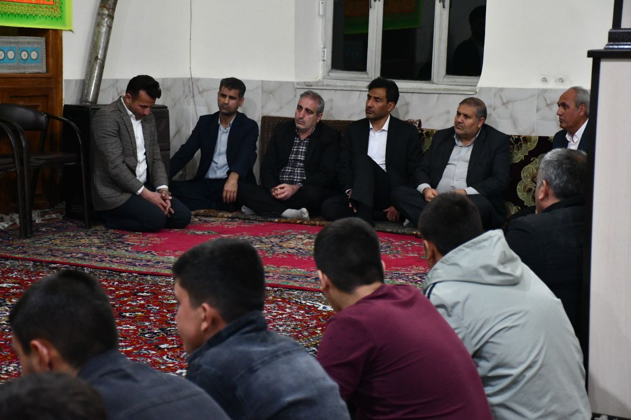 ملاقات مردمی و چهره به چهره نادر کاظمی فرماندار شهرستان ماکو با مردم روستای قلعه جوق