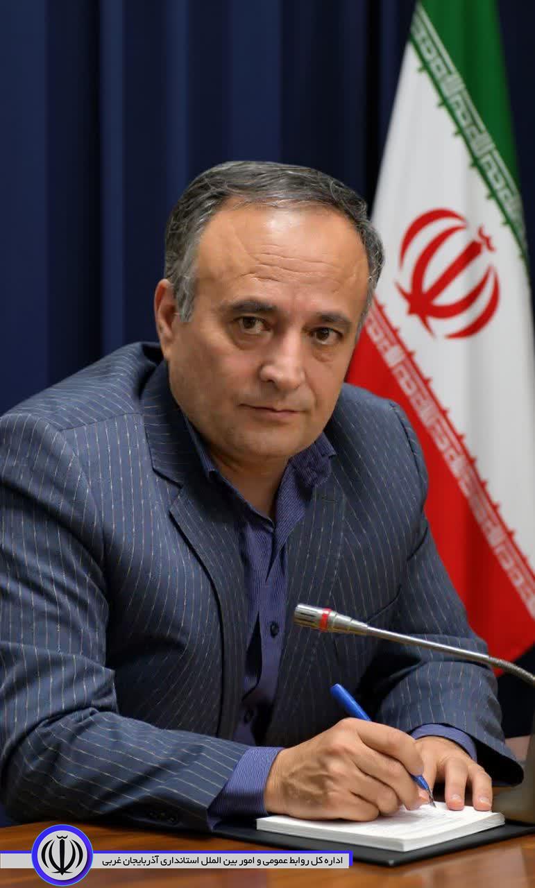 سلامت مردم حق بنیادین است و پوشش بیمهای باید فراگیر باشد.