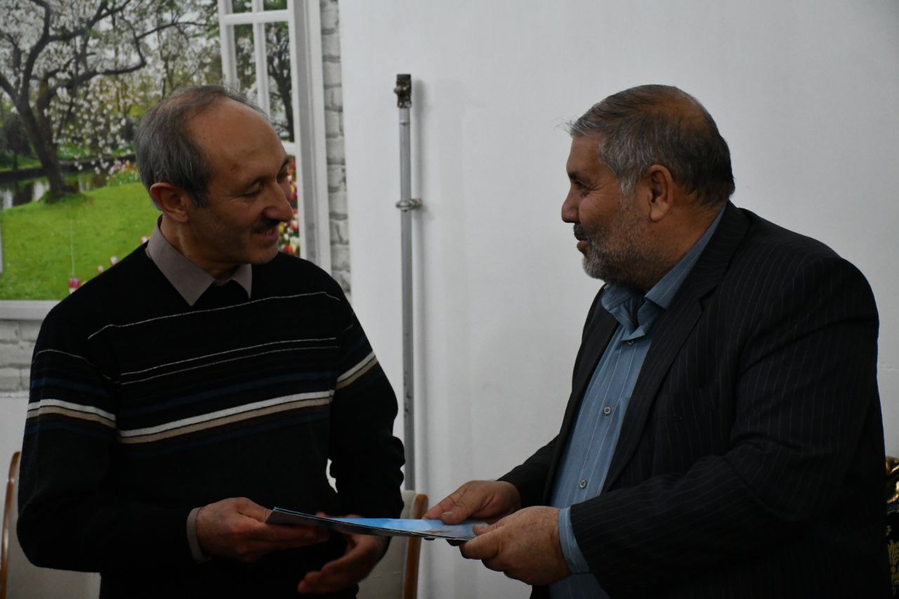 دیدار نادر کاظمی فرماندار شهرستان ماکو  با جانباز سرافراز جلیل رحیمی