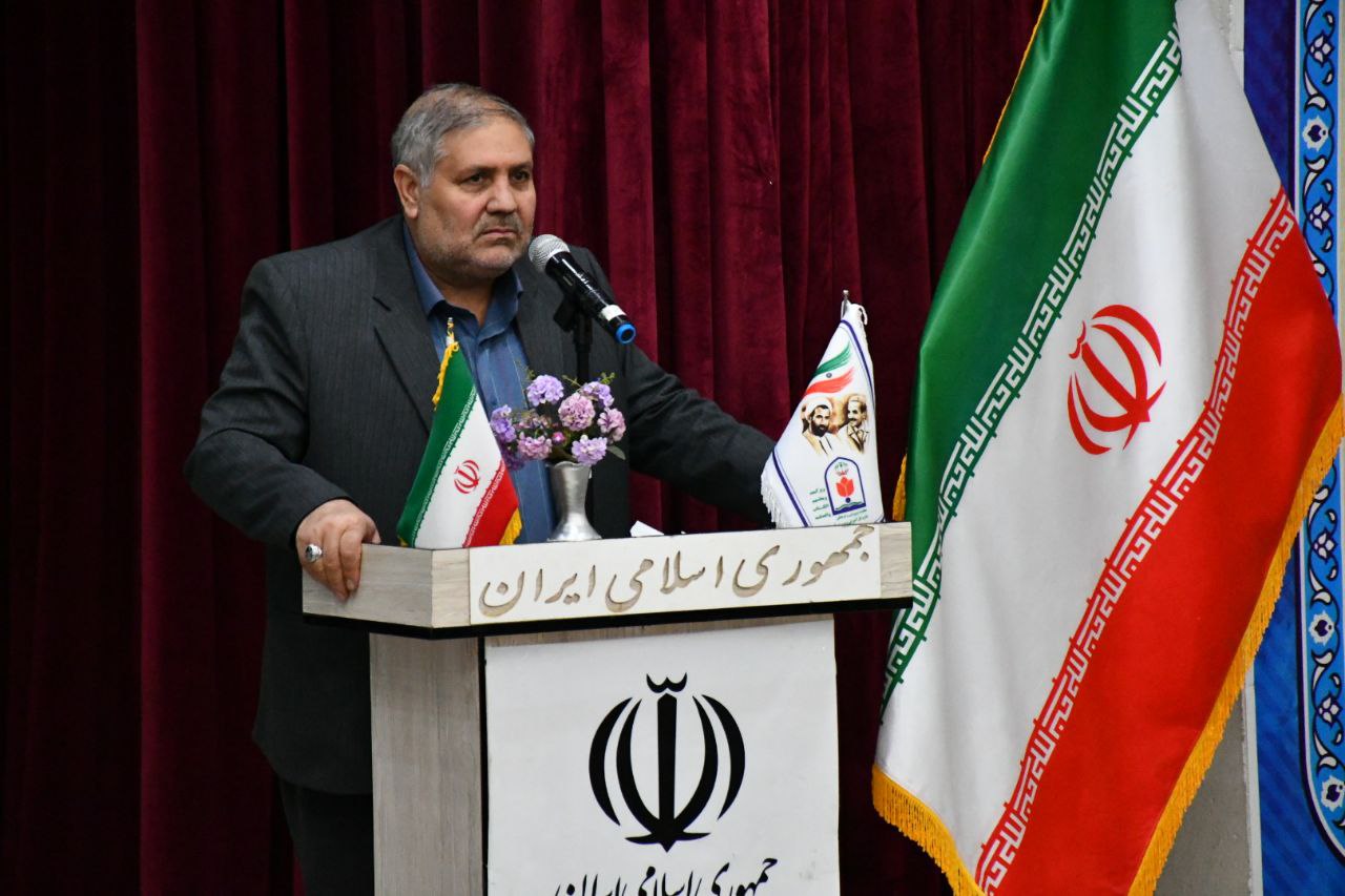 رأی اولی ها با حضور گسترده خود در پای صندوقهای رأی ادامه دهنده مسیر انقلاب و خون شهدا هستند