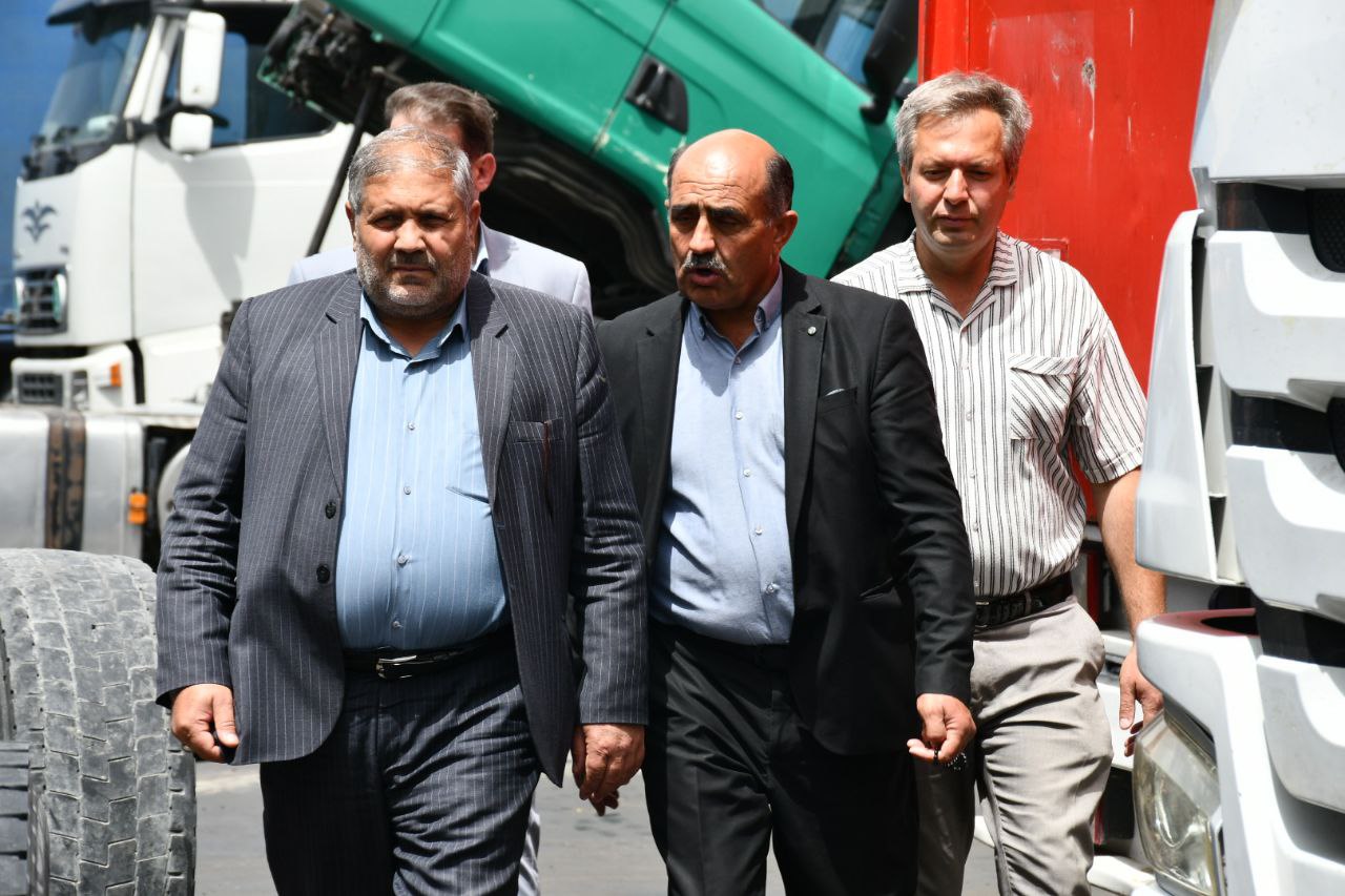 بازدید نادر کاظمی فرماندار شهرستان ماکو از مجتمع کامیونداران شهرستان جهت بررسی مسائل و مشکلات کامیونداران