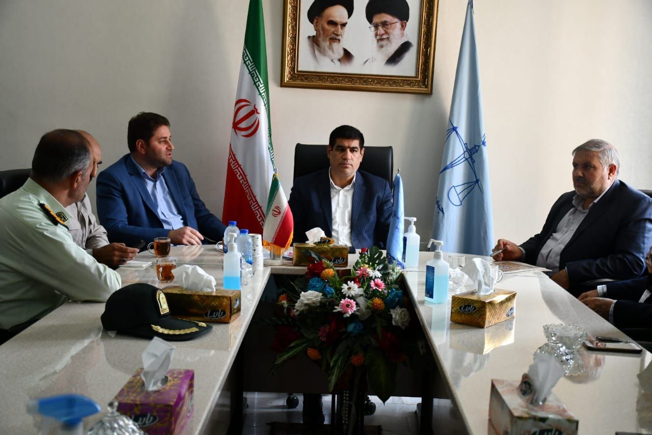 دیدار نادر کاظمی فرماندار شهرستان ماکو به همراه اعضای شورای تامین با رئیس دادگستری و دادستان دادسرای عمومی و انقلاب شهرستان ماکو