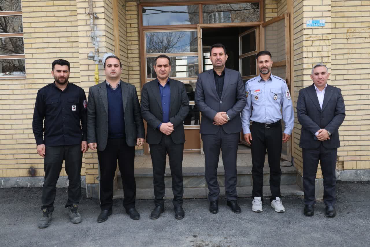 حضور فرماندار ماکو و شهردار بازرگان در ایستگاه آتشنشانی بازرگان
