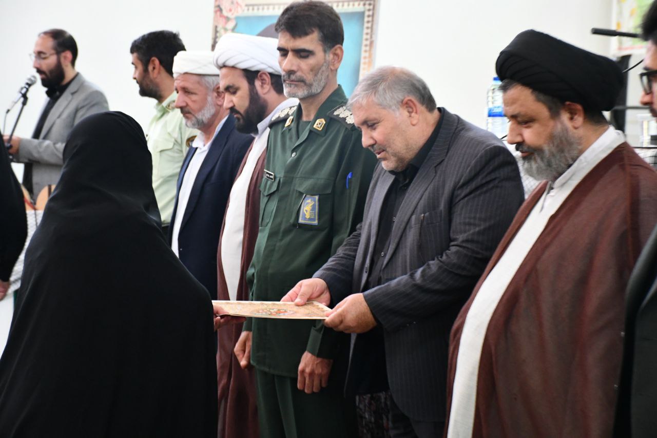 مراسم گرامیداشت روز جهانی مسجد با حضور مسئولین و اقشار مختلف مردم در مسجد ولیعصر ماکو برگزار و از خادمین مساجد تجلیل بعمل آمد