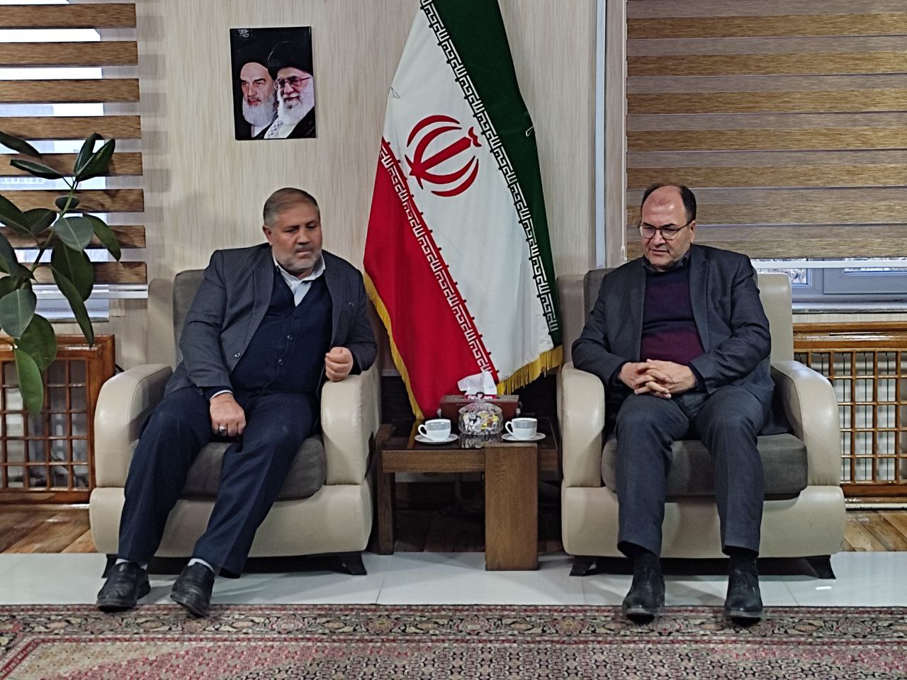 دیدار مهندس رحمانی مدیرکل نوسازی ، توسعه و تجهیز مدارس استان آذربایجان غربی با نادر کاظمی فرماندار شهرستان ماکو