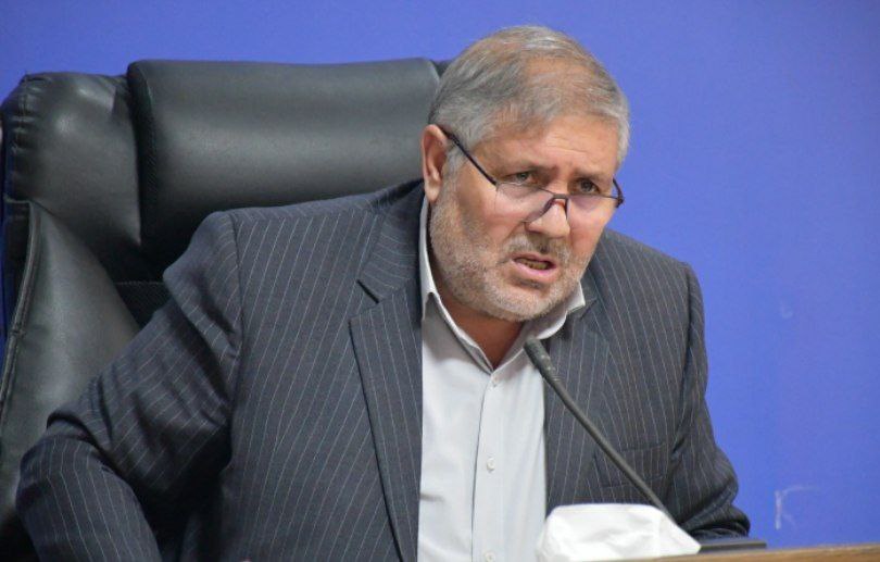 از اولین ساعات بارندگی تمامی دستگاههای خدمات رسان در آماده باش صددرصدی بوده و هیچگونه حق ترک محل خدمت را نداشته و تمامی مرخصی ها نیز لغو می گردد