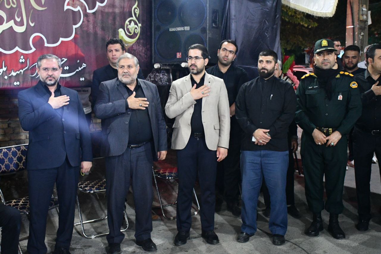 فرماندار ماکو به همراه دادستان ، جانشین دادستان ، فرمانده انتظامی و حراست منطقه آزاد با حضور در جمع عزاداران هیئت عزاداری حر الشهید بلوار رسالت شهرستان ماکو به عزاداری سید و سالار شهیدان پرداختند