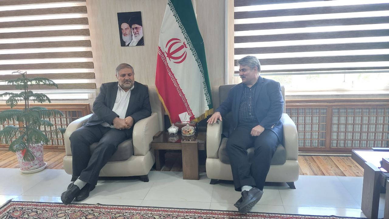 دیدار دکتر حمیدرضا کیوانفر مدیر کل مدیریت عملکرد و سلامت اداری سازمان تعزیرات حکومتی با نادر کاظمی فرماندار شهرستان ماکو