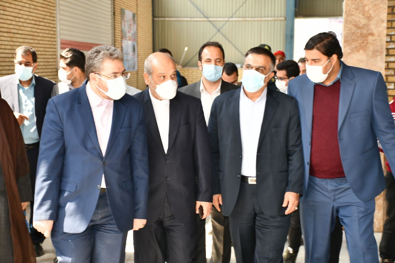 بازدید حمیدرضا مومنی، مشاور رئیس جمهور و دبیر شورایعالی مناطق آزاد و ویژه اقتصادی به اتفاق محمدی ایروانلو فرماندار شهرستان ماکو ، محمدرضا عبدالرحیمی مدیرعامل سازمان از منطقه آزاد ماکو