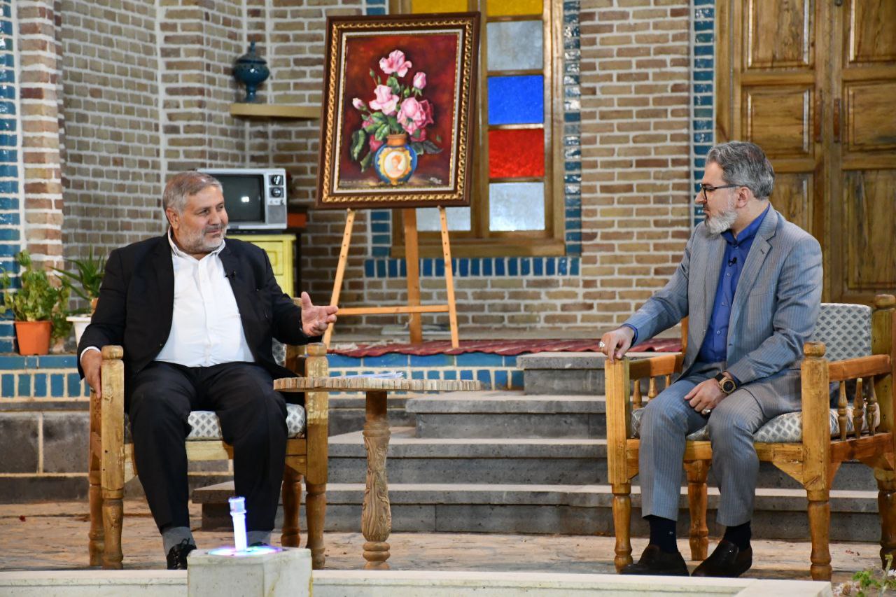 حضور نادر کاظمی فرماندار شهرستان ماکو به همراه کارآفرینان و هنرمندان در برنامه زنده تلویزیونی اولدوز پخش از صدا و سیمای استان آذربایجان غربی