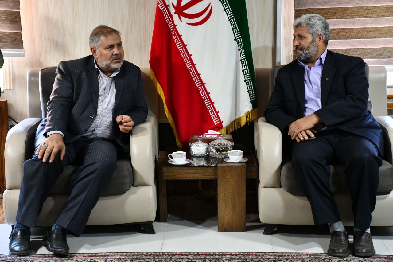 دیدار دکتر خلیل ایمانی مدیر شعب بانک مسکن استان آذربایجان غربی با نادر کاظمی فرماندار شهرستان ماکو