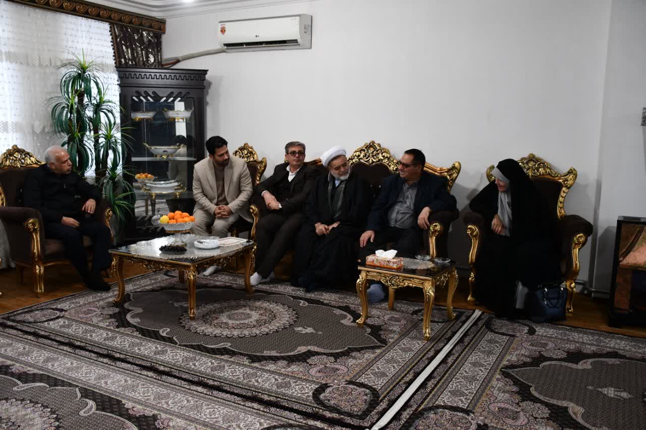 روایت دیدار فرماندار ماکو با خانواده شهید آخوندزاده