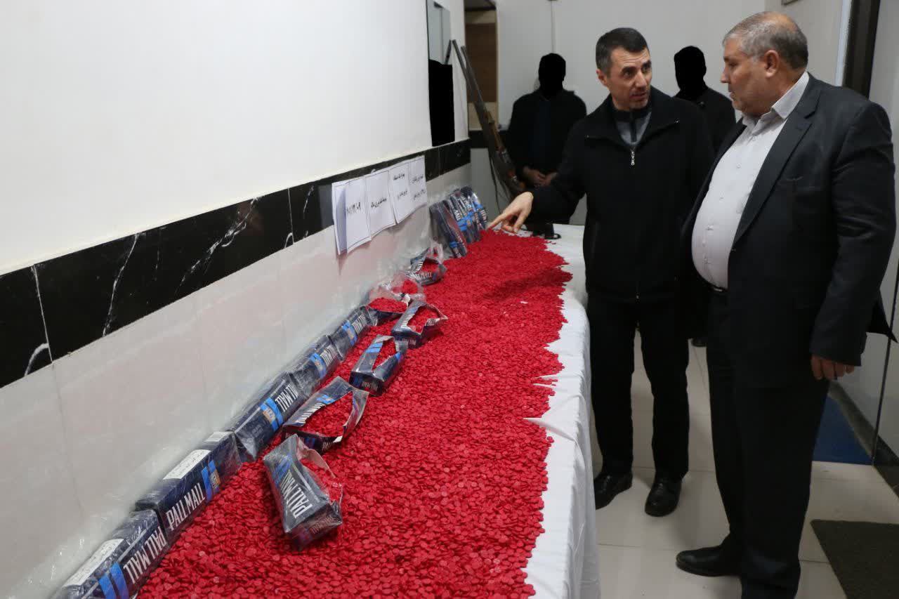 با تلاش مرزبانان هنگ مرزی ماکو بیش از 93 هزار عدد قرص روانگردان در ماکو کشف و ضبط شد