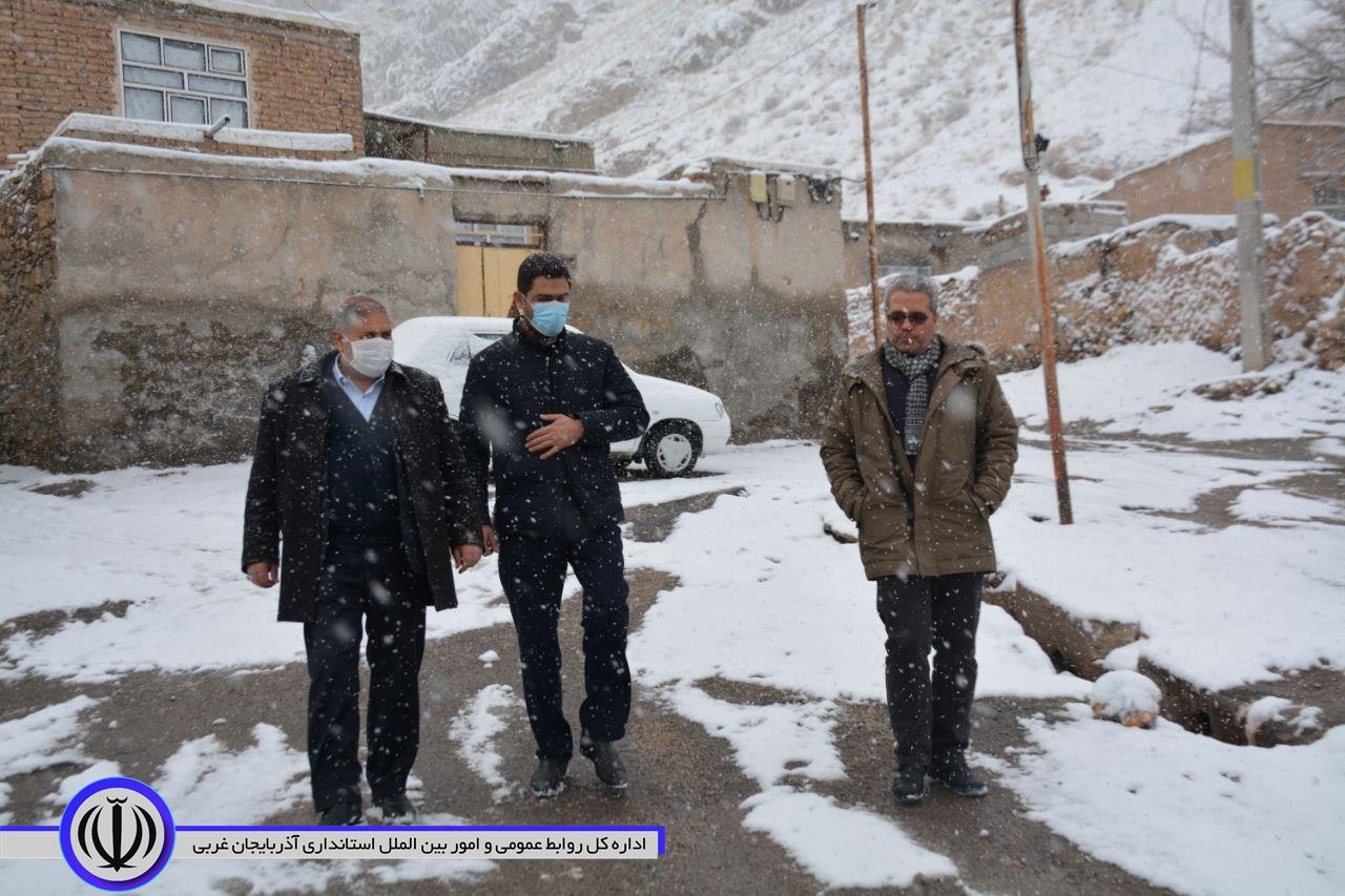 بازدید فرماندار شهرستان ماکو از عملیات برف روبی معابر سطح شهر ماکو