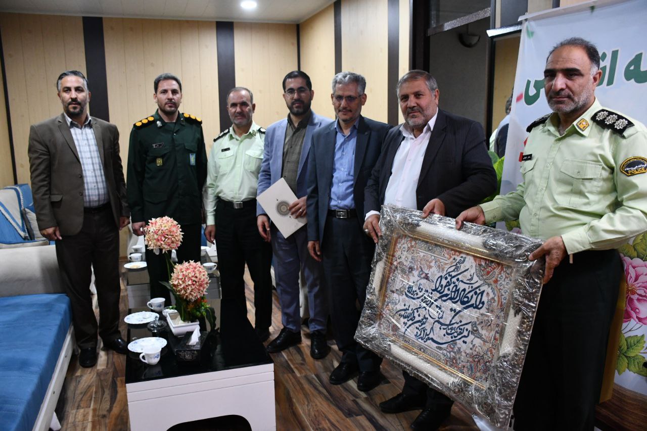 دیدار فرماندار شهرستان ماکو با فرمانده انتظامی شهرستان به مناسبت هفته نیروی انتظامی