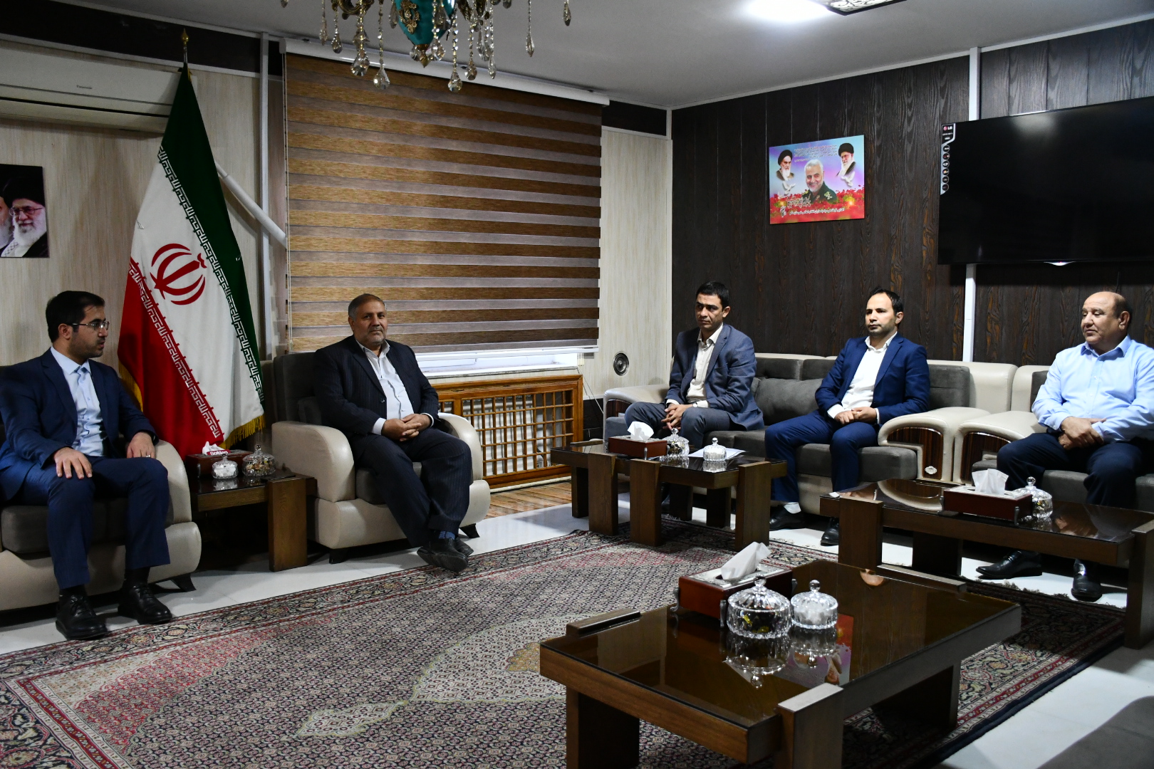 دومین جلسه سازش بین خانواده احمدی مالک ملک در تعریض خیابان امام با شهرداری ماکو