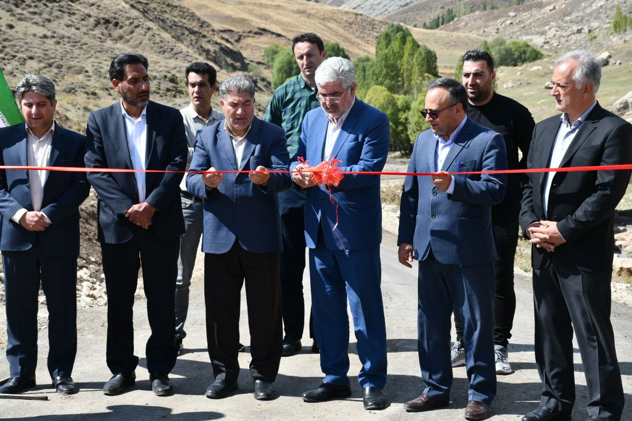 افتتاح آسفالت راه روستای دیبک از توابع بخش مرکزی شهرستان ماکو